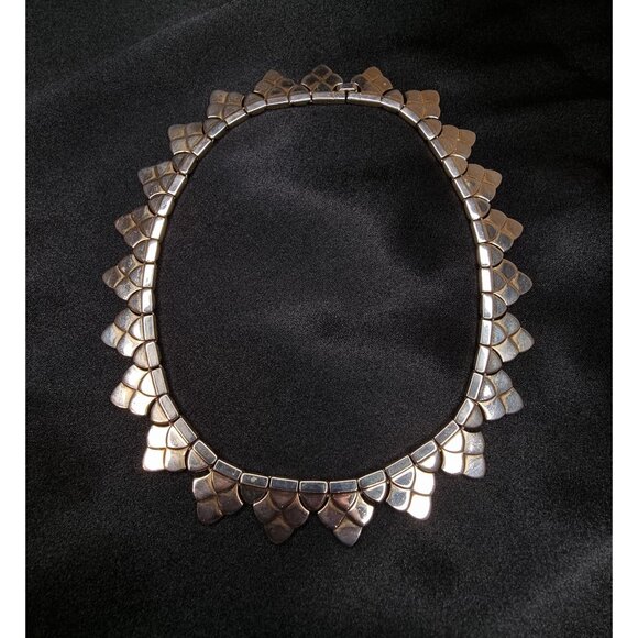 Vintage TRIFARI Signed 1940s Alfred Philippe Silver Necklace Scalloped Design - Picture 2 of 5